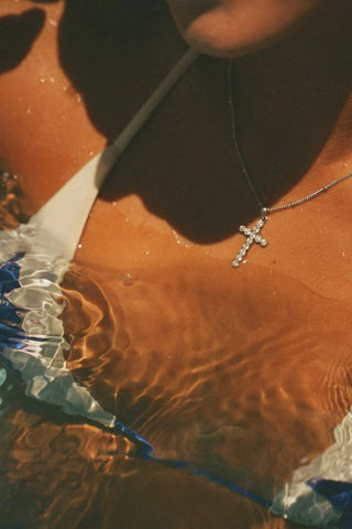 Waterproof Necklaces: The Questions Buyers Ask Before Buying