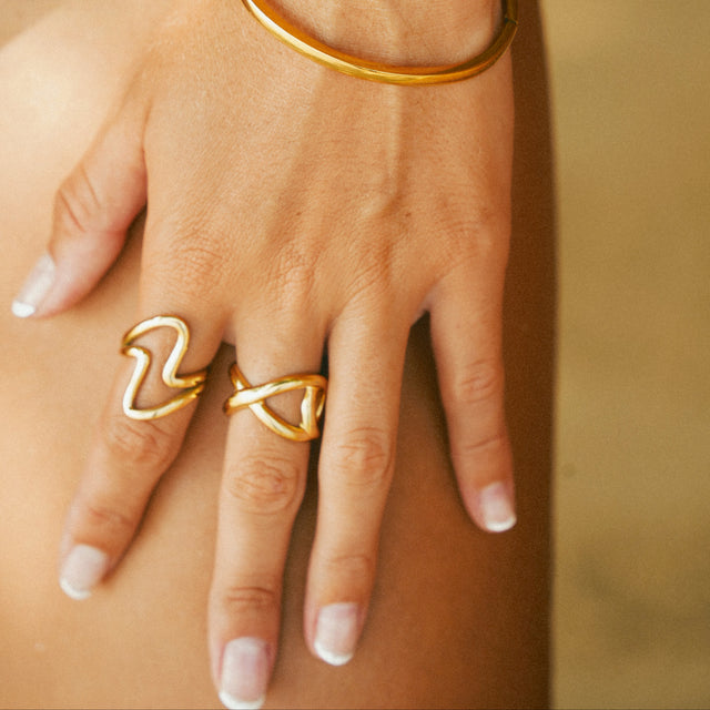 Isla Wave Ring